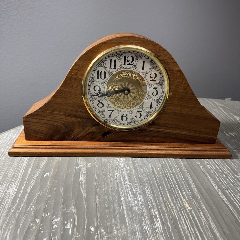 WORKS Vintage Mantle Clock Desk Clock Beautiful Wood Solid Office Time Watch